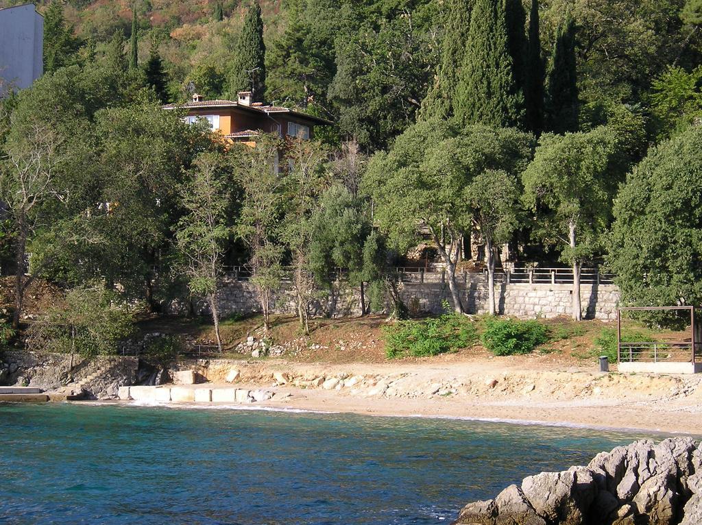 Beach Apartments Lovran Eksteriør bilde